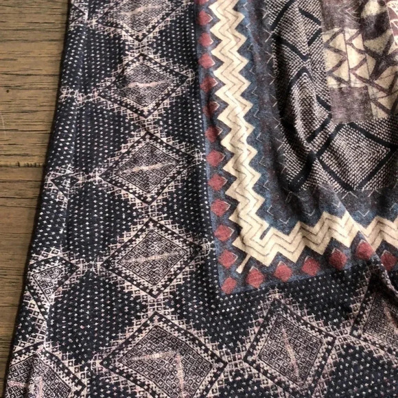 Lucky Brand gray blue red muted Aztec print front tie top 1X New with Tags - Picture 4 of 9